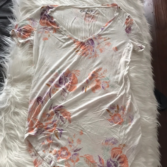 Mudd Tops - Floral v-neck t shirt Mudd Tops - Floral v-neck t shirt